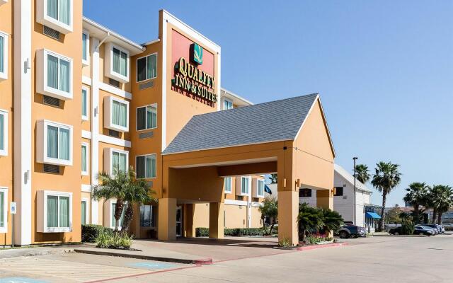 Quality Inn & Suites West Chase