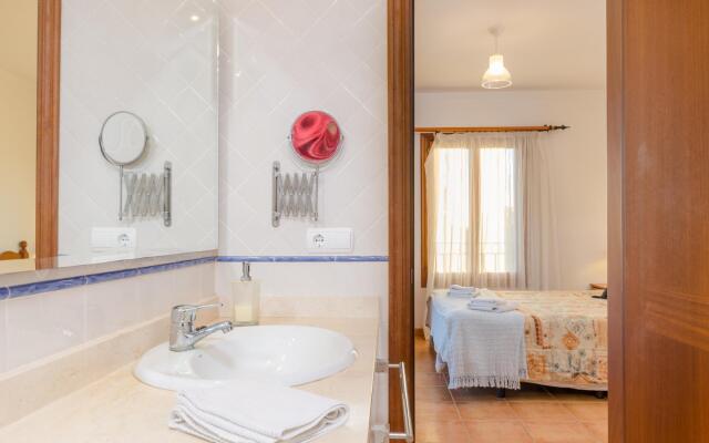 INES - Villa with private pool in INCA. Free WiFi