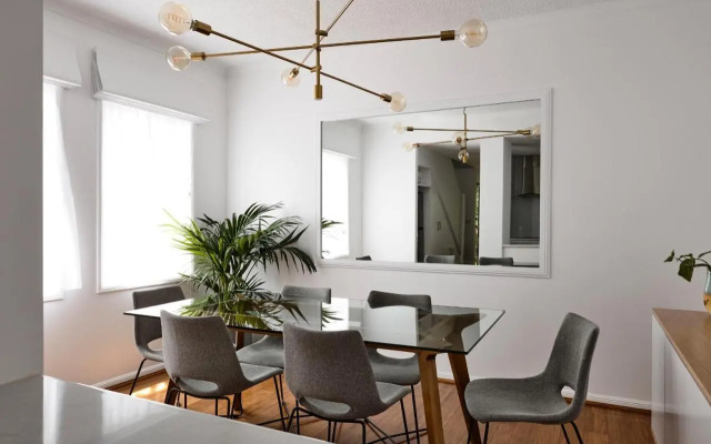 Stylish Townhouse in Melbourne's Playground