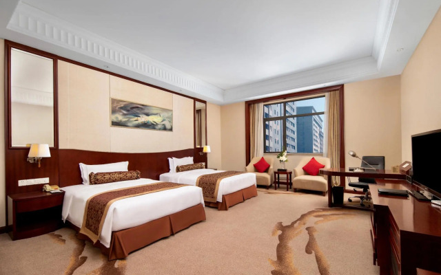 Longqi Jianguo Hotel