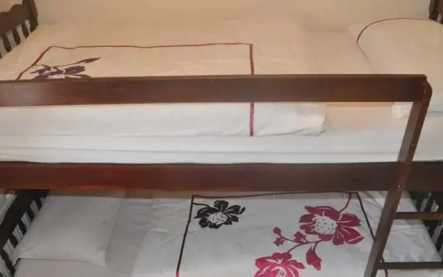 Strandhill Hostel & Surf School