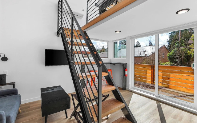 Sleek & Stylish Urban Loft