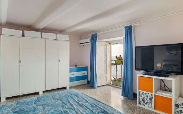 Serene Holiday Home in Acireale near Sea