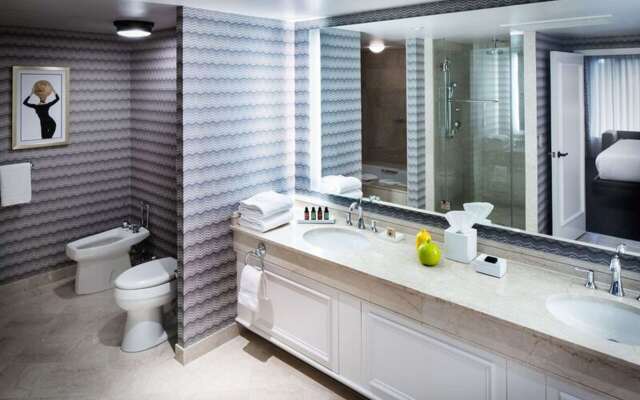 The Logan Philadelphia, Curio Collection by Hilton