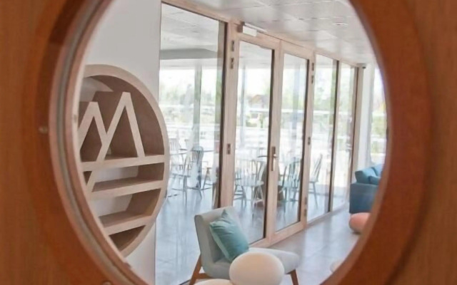 Shana Hotel & Residence