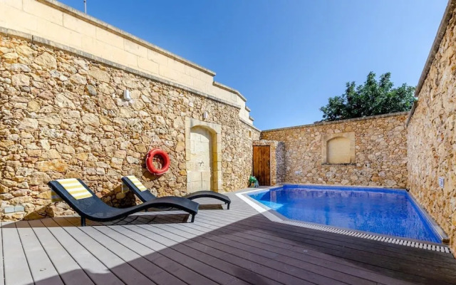 A Stunning Pet Friendly Villa With a Pool Gozo