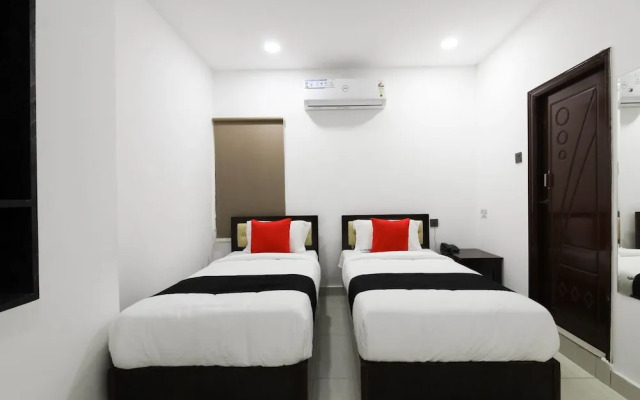 Capital O 63727 Mythri Hotel