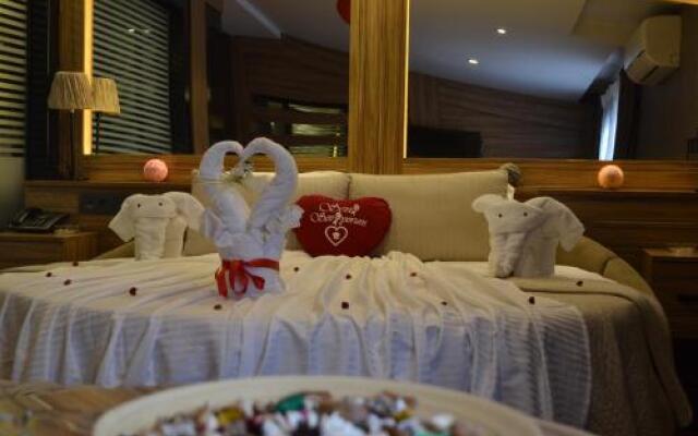 Gumus Palace Suites
