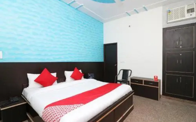 Dev Hotel by OYO Rooms