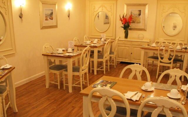Lingwood Lodge