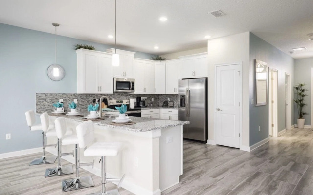 ChampionsGate 8BR Pool Home wTheater