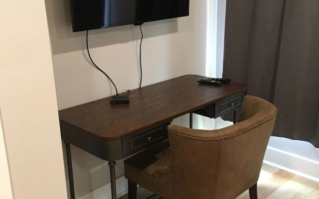 The Hotel at Huntington Square