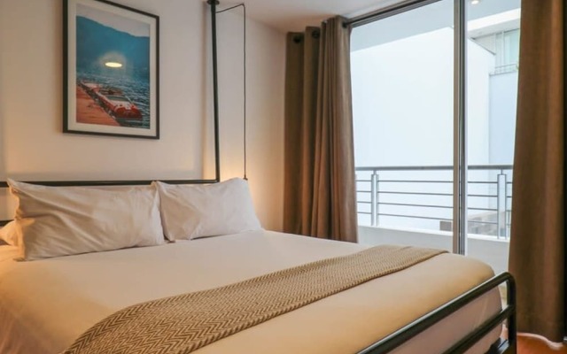 w Art Deco 1BR With Pool View in Barranco