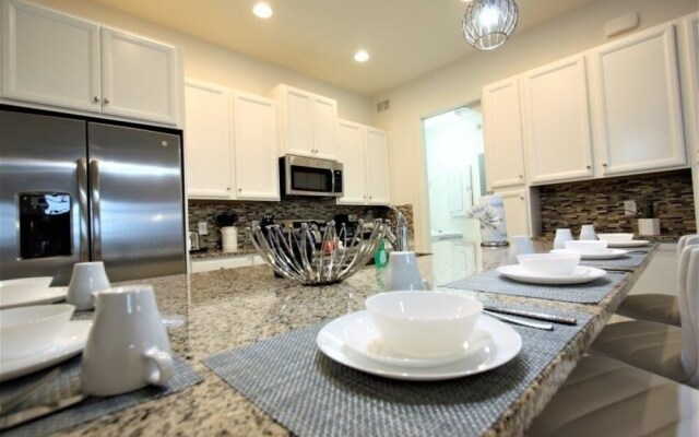 178fr 5 Bedroom Townhouse
