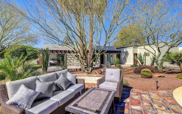 Paradise Valley Abode: Pool, Near Downtown Phoenix