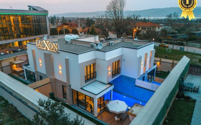 Luxon Sapanca Family Villas