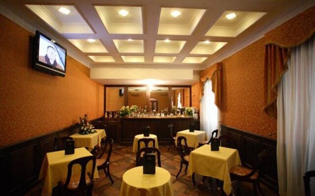 Smart Station Hotel