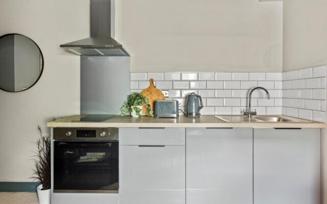 Studio 3, 25 Meriden