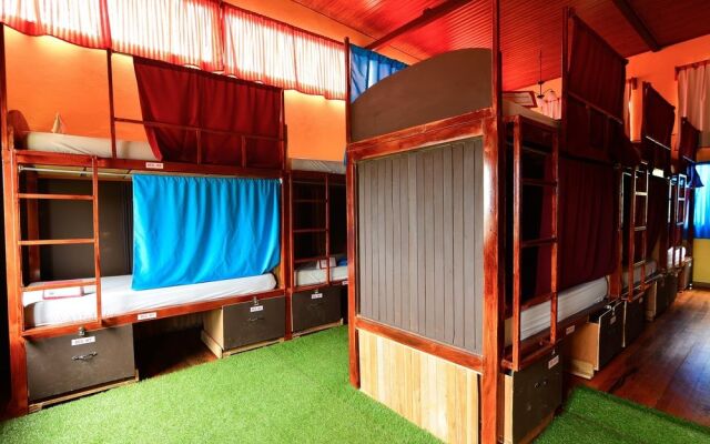 Cabinas Vista Al Golfo - Hostel