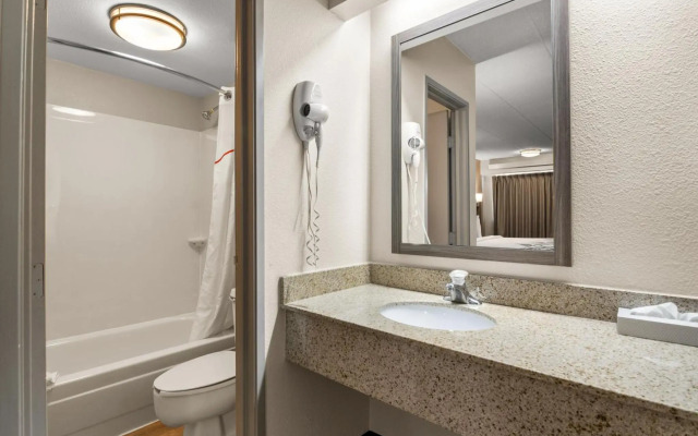 Red Roof Inn Enfield