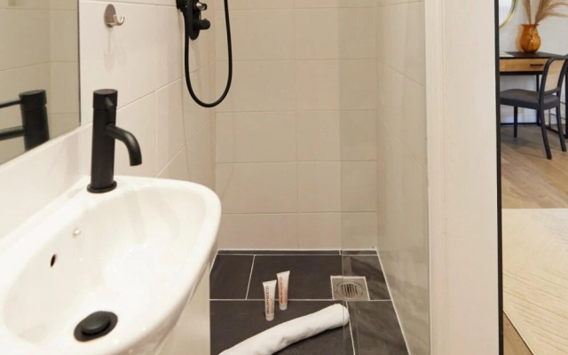 The St Johns Wood Sanctuary - Glamorous 2bdr Flat