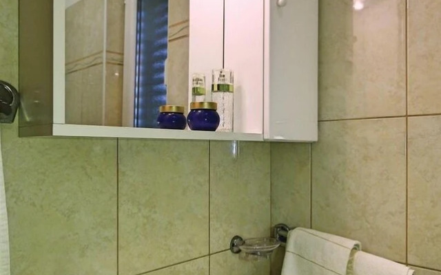 Amazing Home in Tar-vabriga With Wifi and 2 Bedrooms
