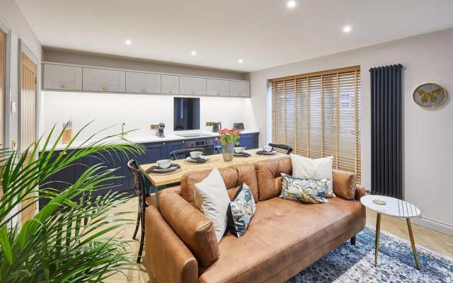 Host Stay The Feather Black Swan Mews
