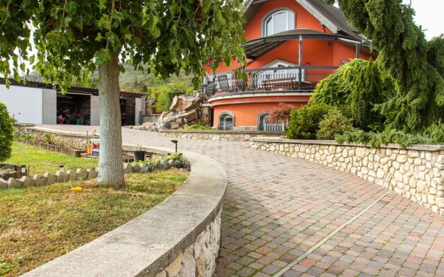 Villa Rosso Balatongy r k