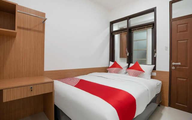 Hotel O Hegarbudhi Residence