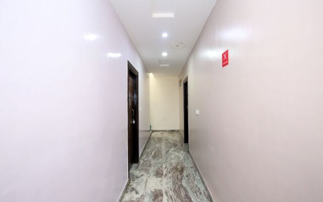 OYO 4727 Hotel Sangam Pacific