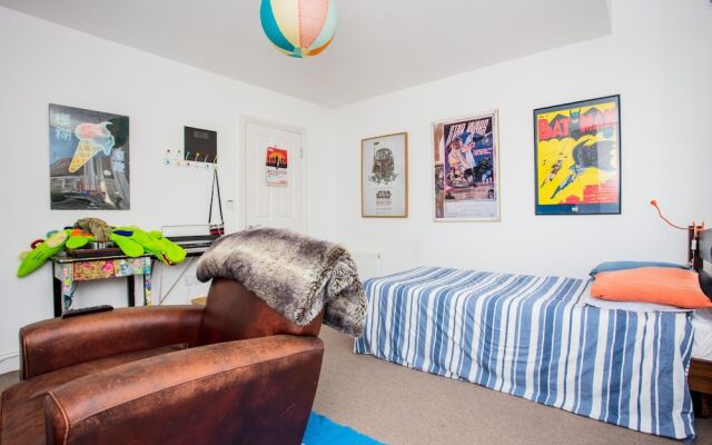 Wonderful 4 Bedroom Home In Kensal Rise