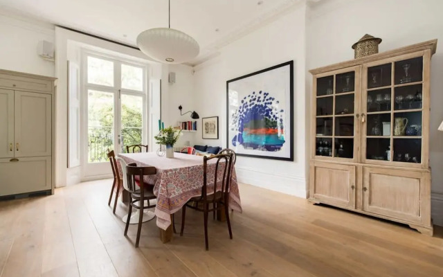 Elegant Primrose Hill Townhouse With Garden