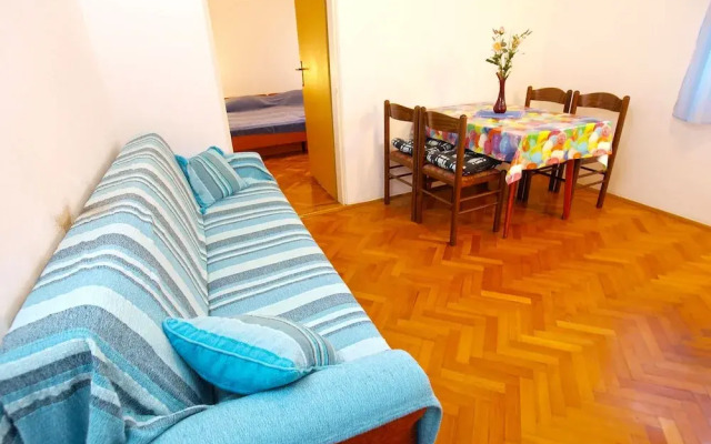 Apartment 977
