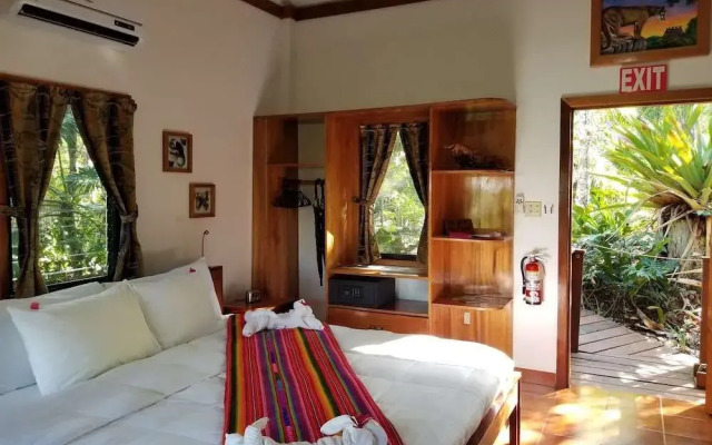 Mariposa Jungle Lodge