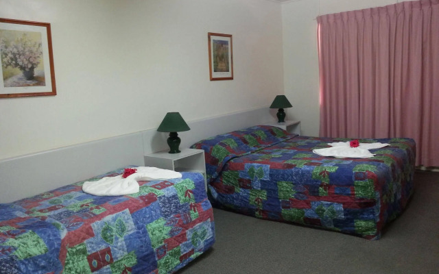 Golden Fountain Motel