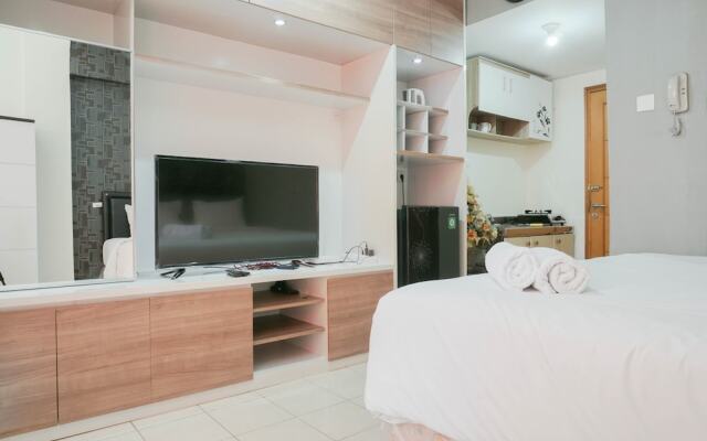 Simply Modern Studio Apartment at Centro City Residence