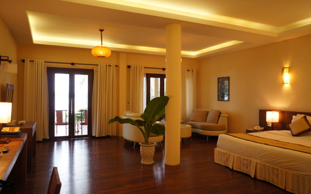 Vinh Hung Riverside Resort & Spa