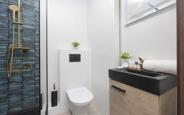 Żoliborz Modern 8th Floor by Renters