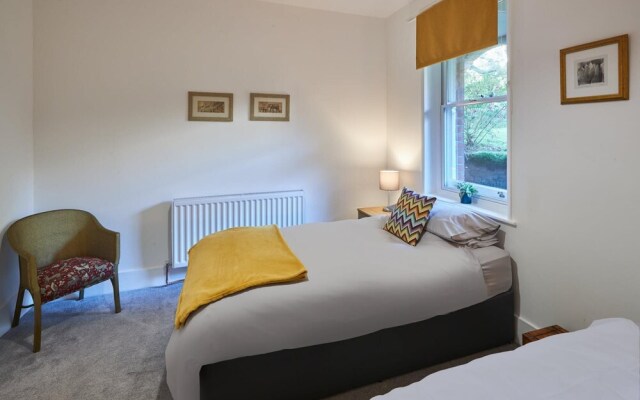 Host Stay Leafy Garden Apartment