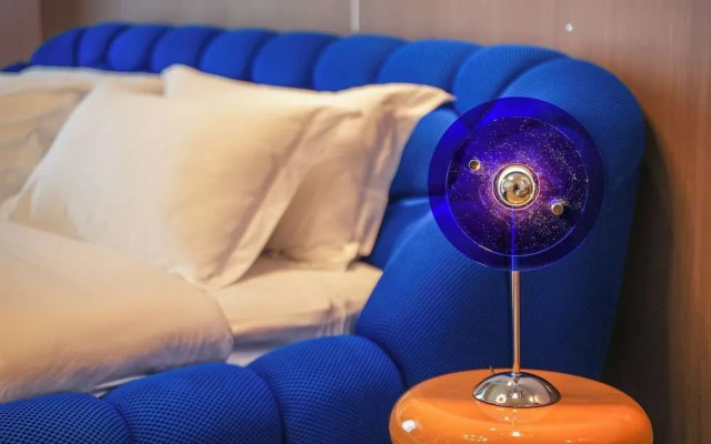 Wind Sleeping Color Hotel