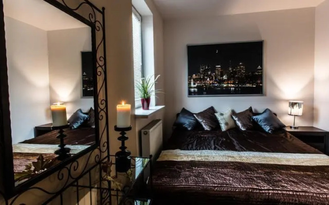 Maple Leaf Apartment