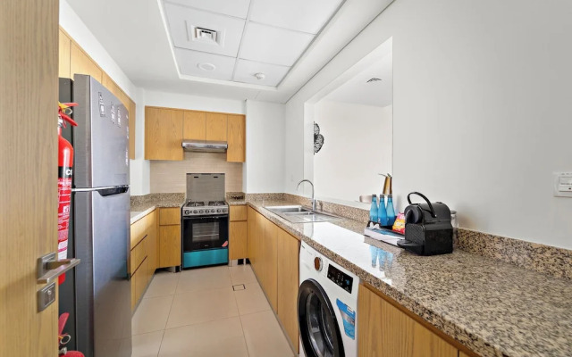 2BR 203 Bellevue Tower 1