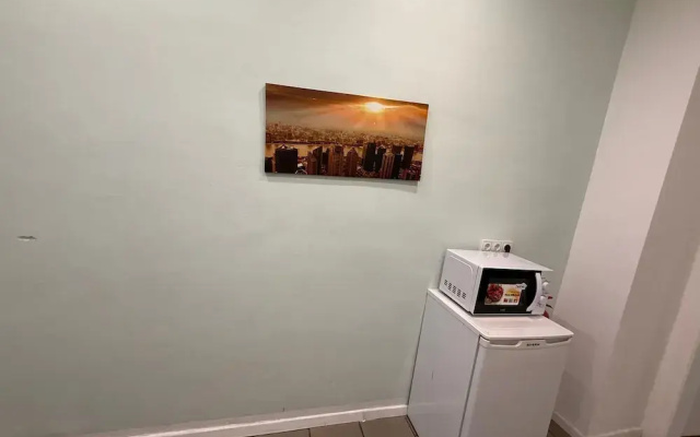 Comfy 2BR Apt Westbahnhof Area