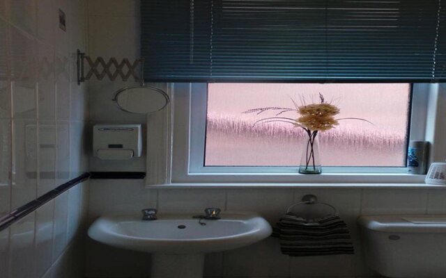The Oakcliffe Hotel