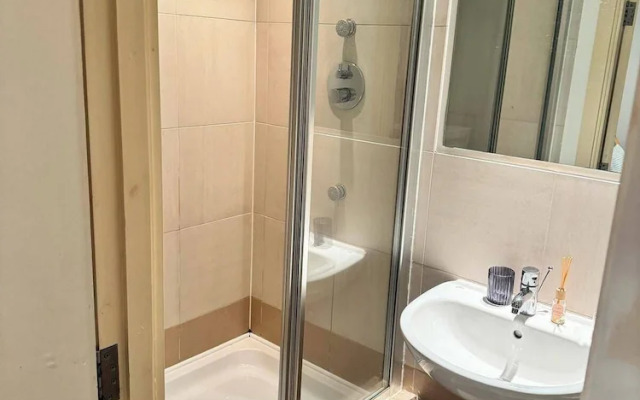 2 Bedrooms - Sleeps 4 - Parking - Petok