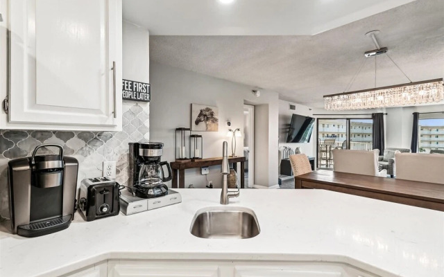 Inlet Reef 518 2 Bedroom Condo by RedAwning