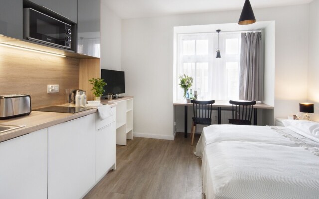 7 Continents Apartments