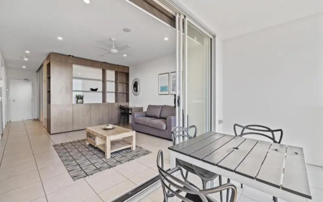Waterline At Oceanside – Guest Rooms – Birtinya