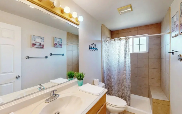 History, Hikes & Cozy Nights: Parowan Gem w/ Deck!
