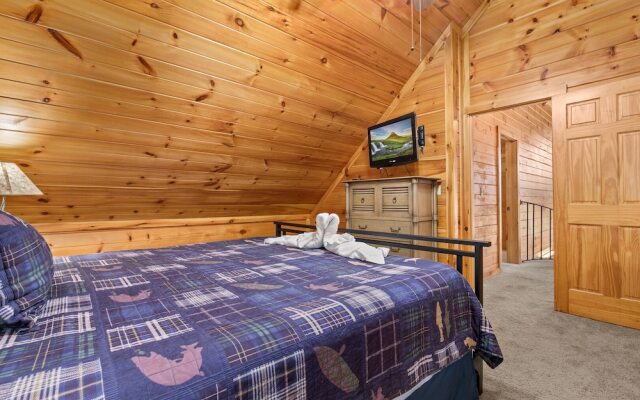 Bear Crossing Cabin by Jackson Mountain Rentals